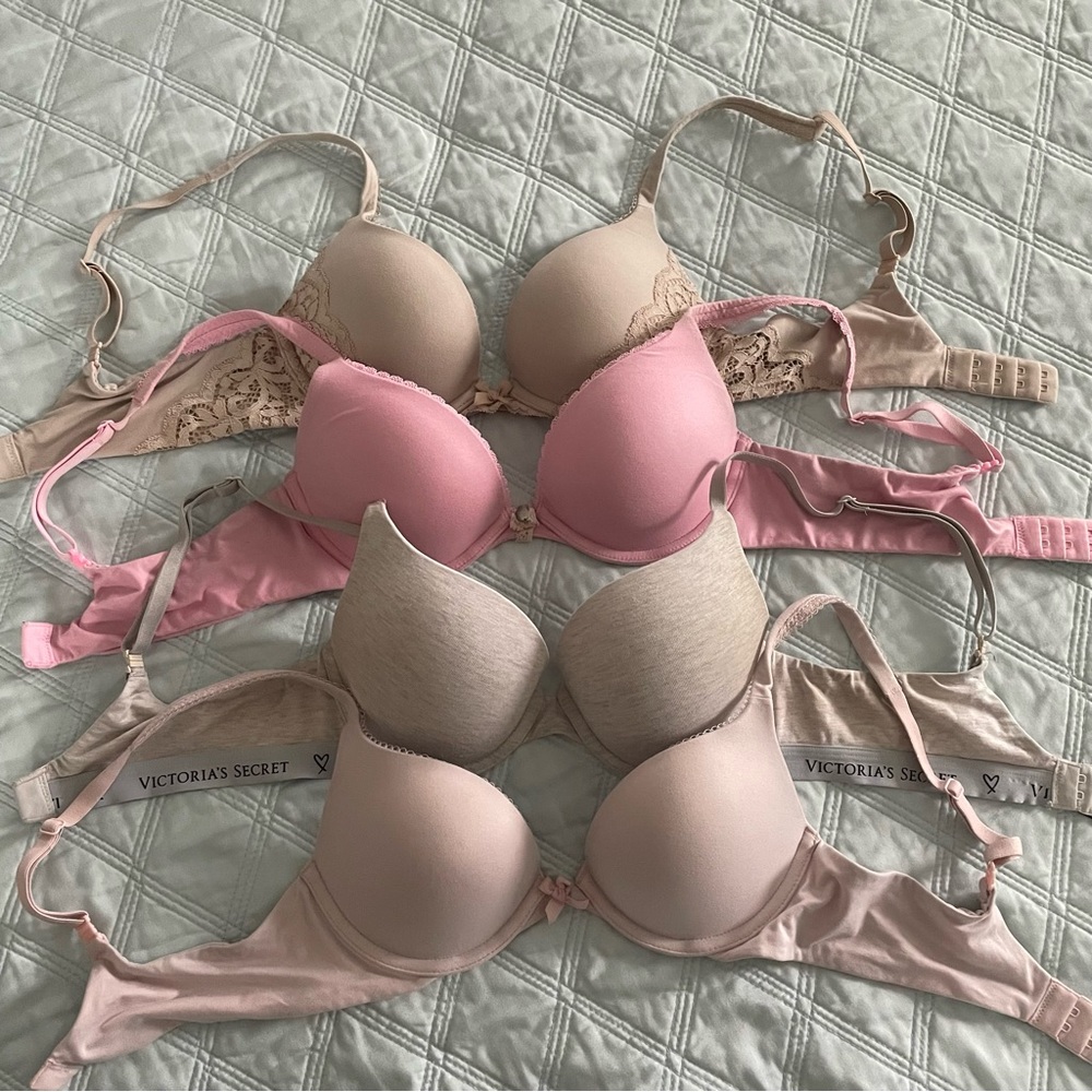 Bundle of Four Victoria’s Secret Bras 32B 💕